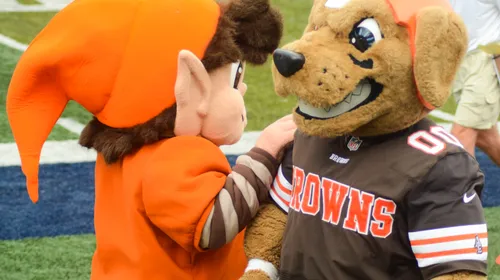 Chomps Reportedly Spotted Ugly-Crying Outside a Waffle House in Berea, OH